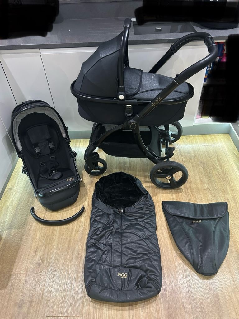 Egg2 / Egg 2 Jurassic Black / Gold Luxury Pushchair Pram With Egg Carrycot