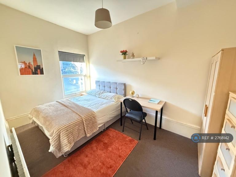 1 bedroom in Woodsley Road, Leeds, LS3 (#2768142)