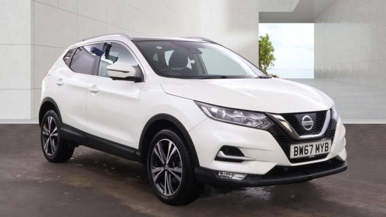 2018 Nissan Qashqai 1.2 DiG-T N-Connecta 5dr ++ PANROOF / NAV / CAMERA /ULEZ /  7 SERVICES ++ HAT...