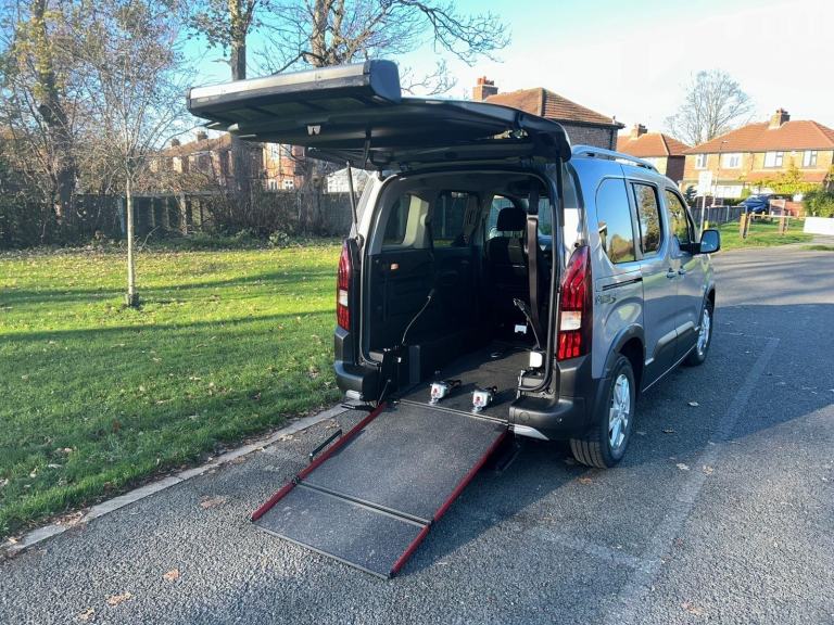Peugeot RIFTER HORIZON RE TD Wheelchair access ONLY 11000 miles