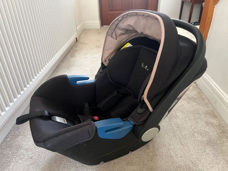 Silver Cross Rear Facing Car Seat - Free