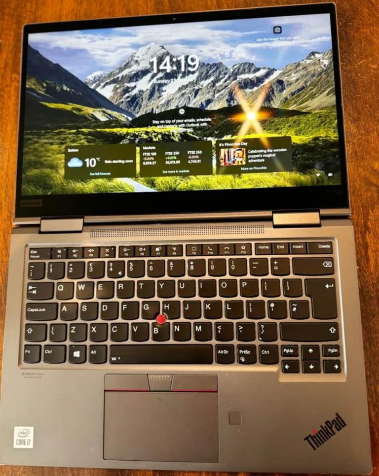 *Lenovo laptop Touch Screen X1 Yoga 5th Gen, i7 4.9ghz, TBT3, Excel Cond, 16GB Ram, 512gb SSD