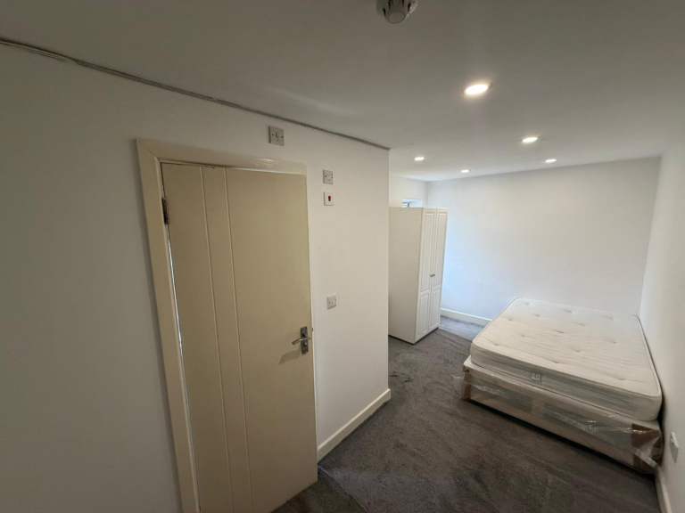 BENEFITS ACCEPTED - Studio Flat Available in Chingford Waltham-Forest E4