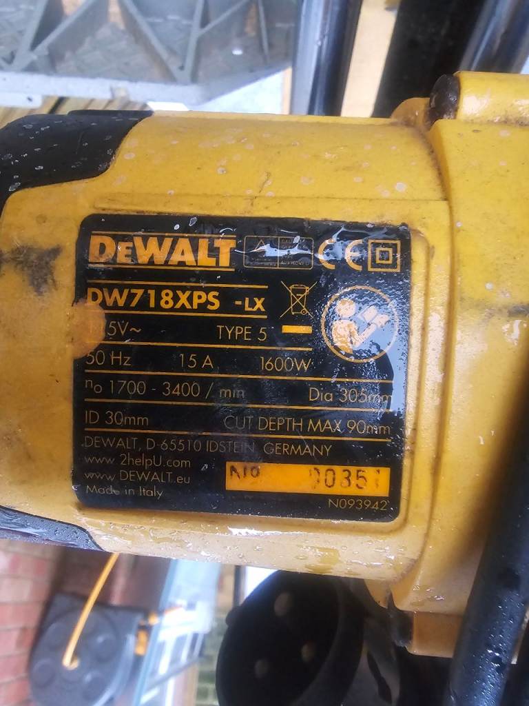 Dewalt compound mitre saw