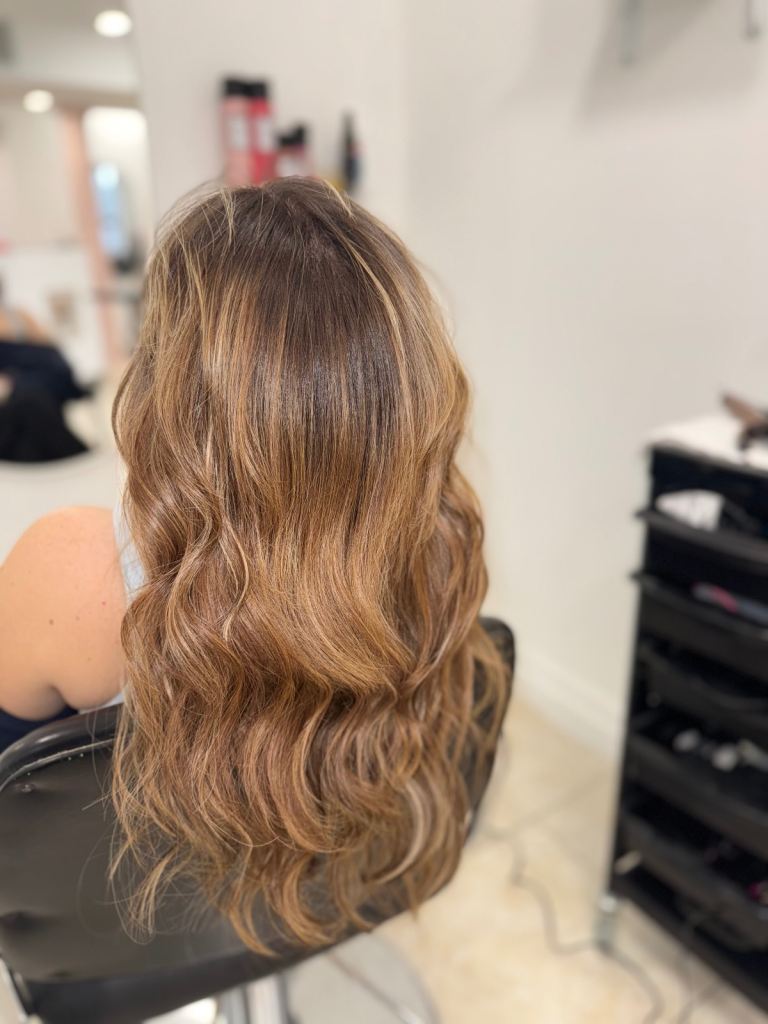 Mobile Keratin fusion bond extensions 