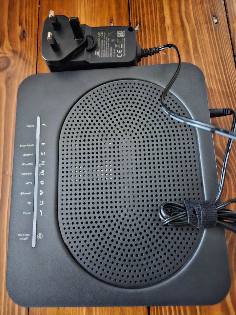 Technicolor DGA0122NLK Broadband Router – Good Condition