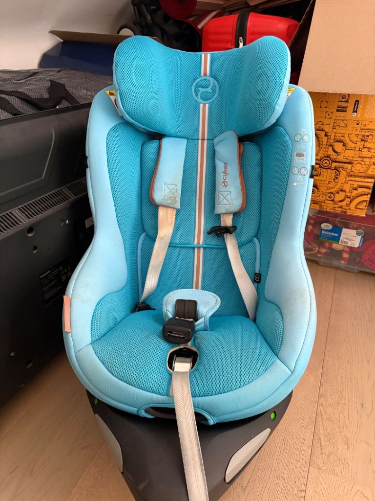 Cybex Sirona with Isofix Base - Blue, Good Condition