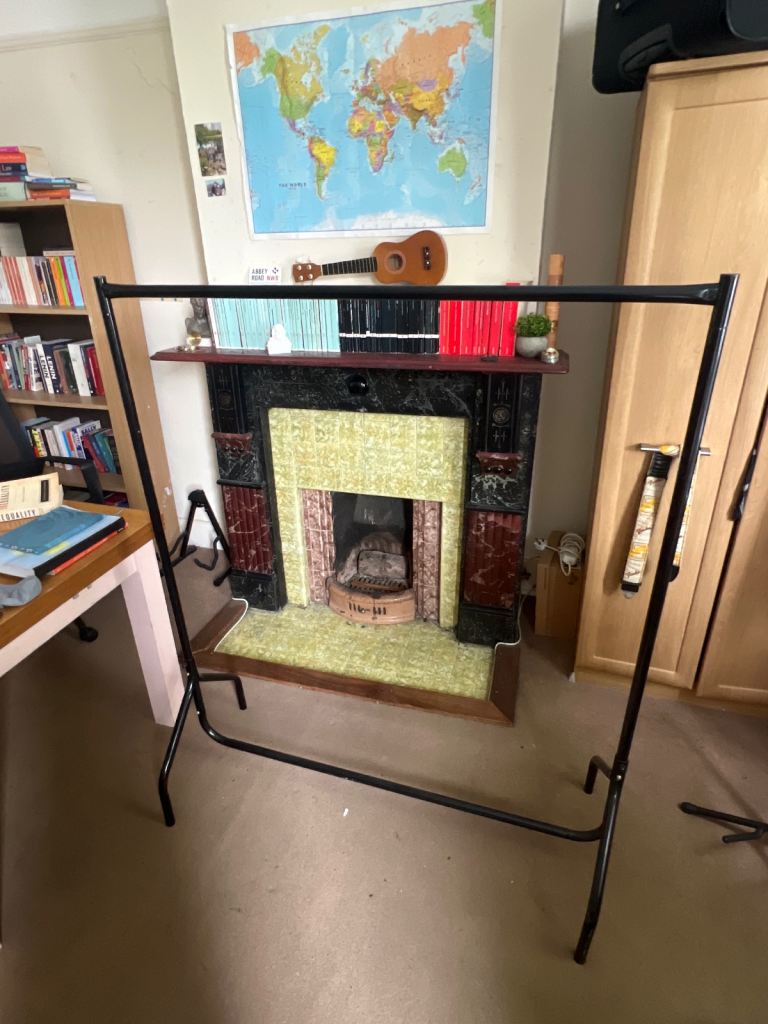Clothes rail