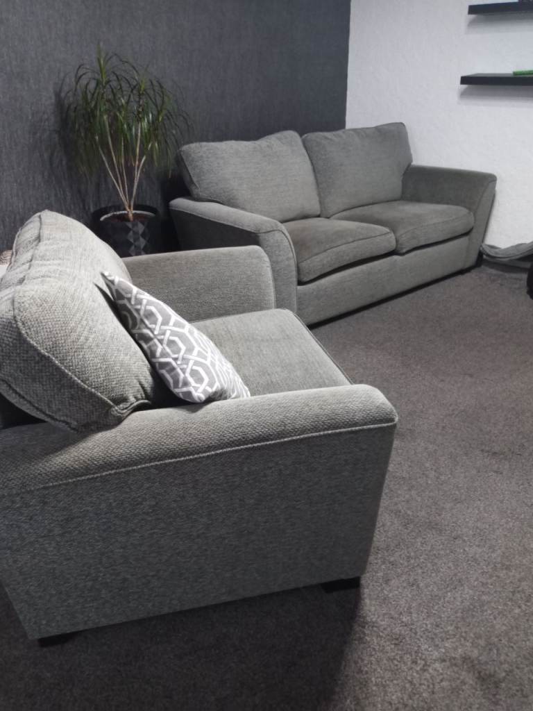 3 SEATER SOFABED PLUS MATCHING DOUBLE COUCH/LOVESEAT
