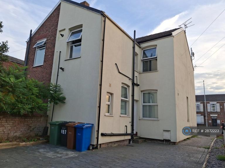 1 bedroom flat in Buxton Road, Stockport, SK2 (1 bed) (#2872223)