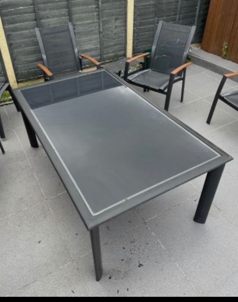 FREE Outdoor Table 