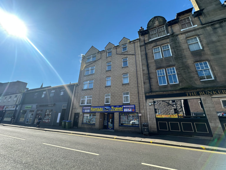 2 bedroom flat in 214c, South Street, Perth, PH2 8NY