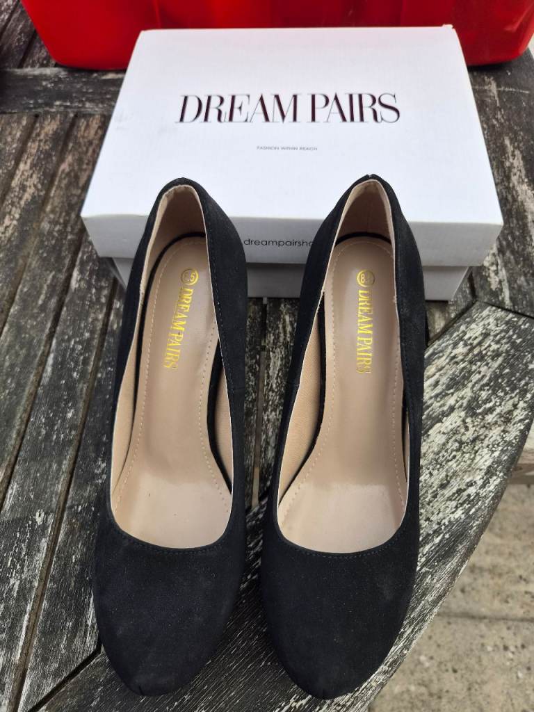 Dream Pairs Black Suede High Heels – Size 6, As Good As New