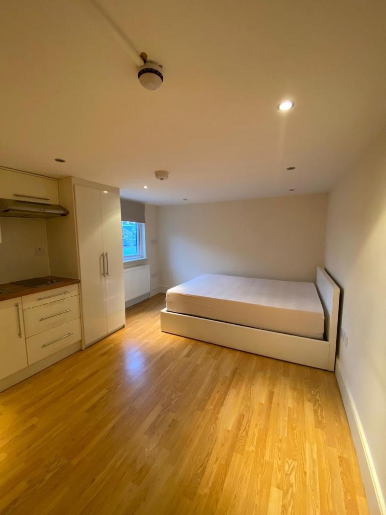 🏡 Modern Studio Flat | Willesden Green NW2 | Bills Included ✨