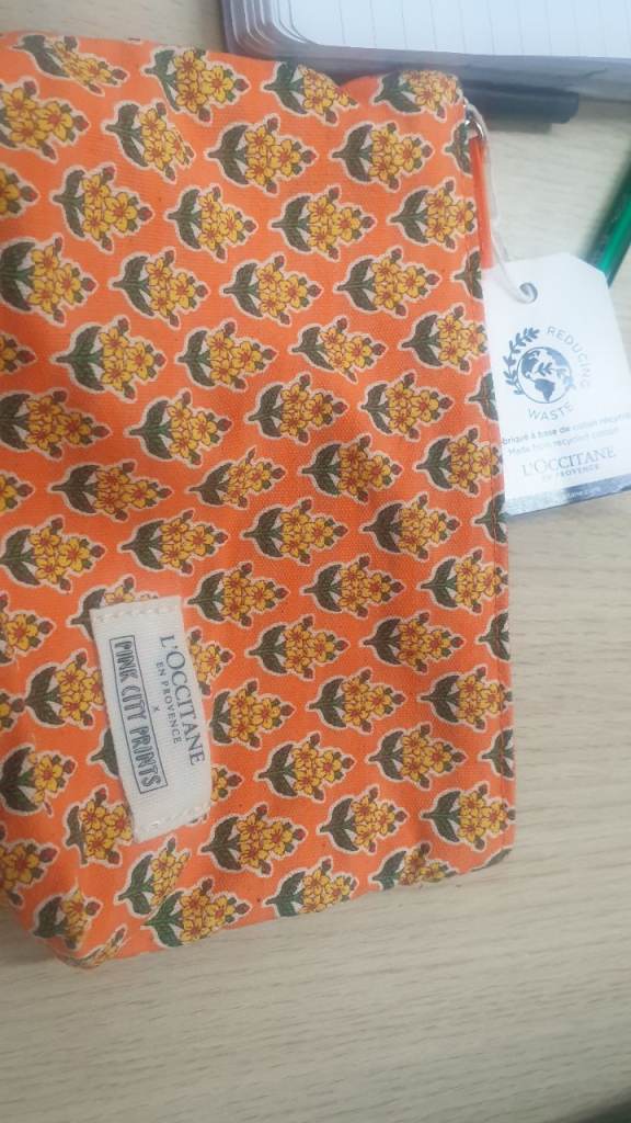 L'OCCITANE pencil case