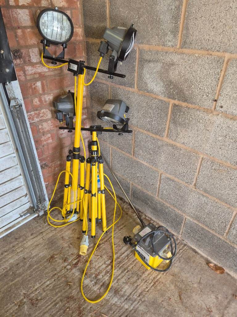 Industrial Tripod Work Lights - Yellow, Good Condition