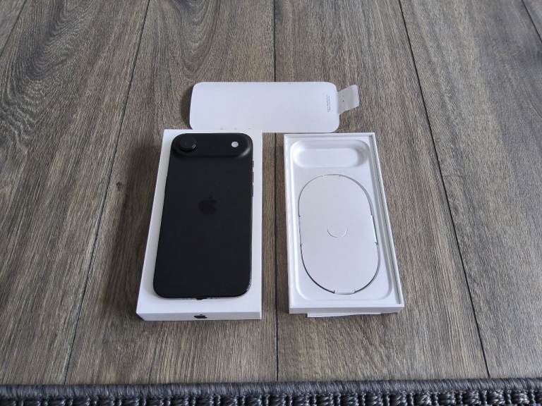 iPhone Air 256gb unlocked  black 