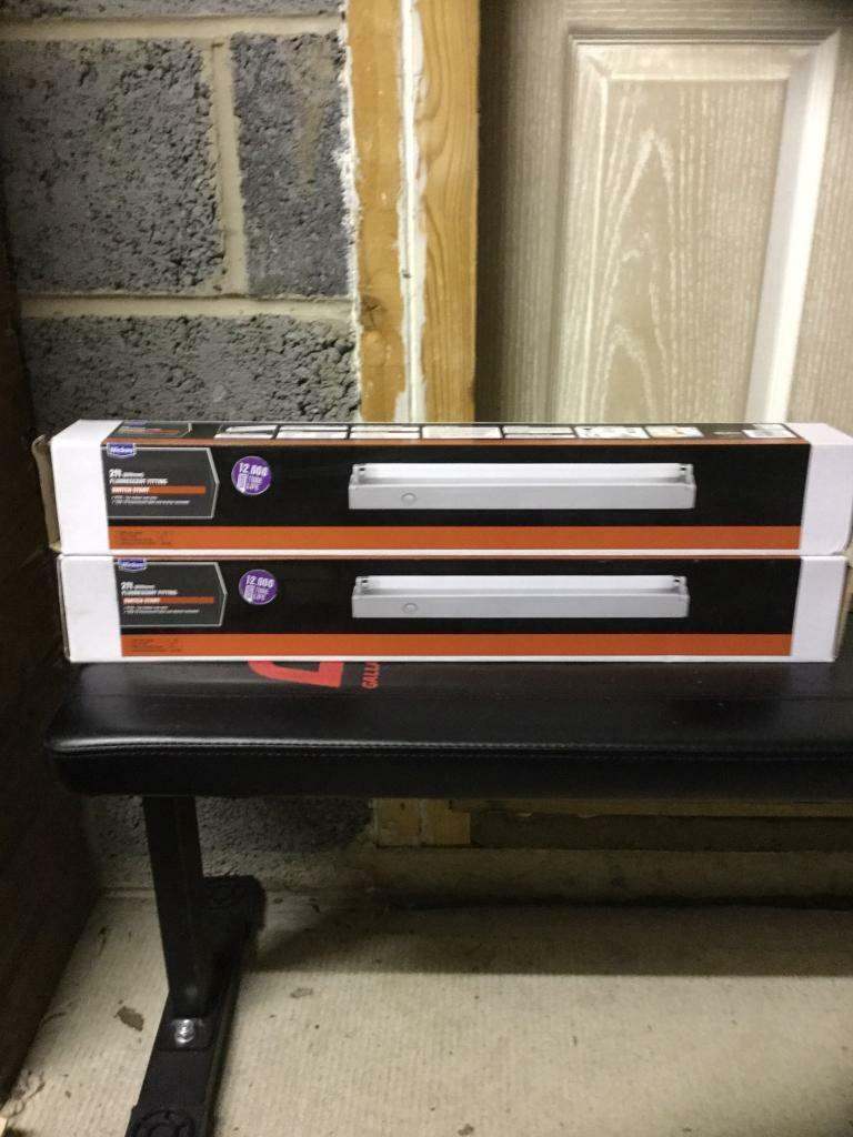 2 x2ft fluorescent fittings, including tube and starter