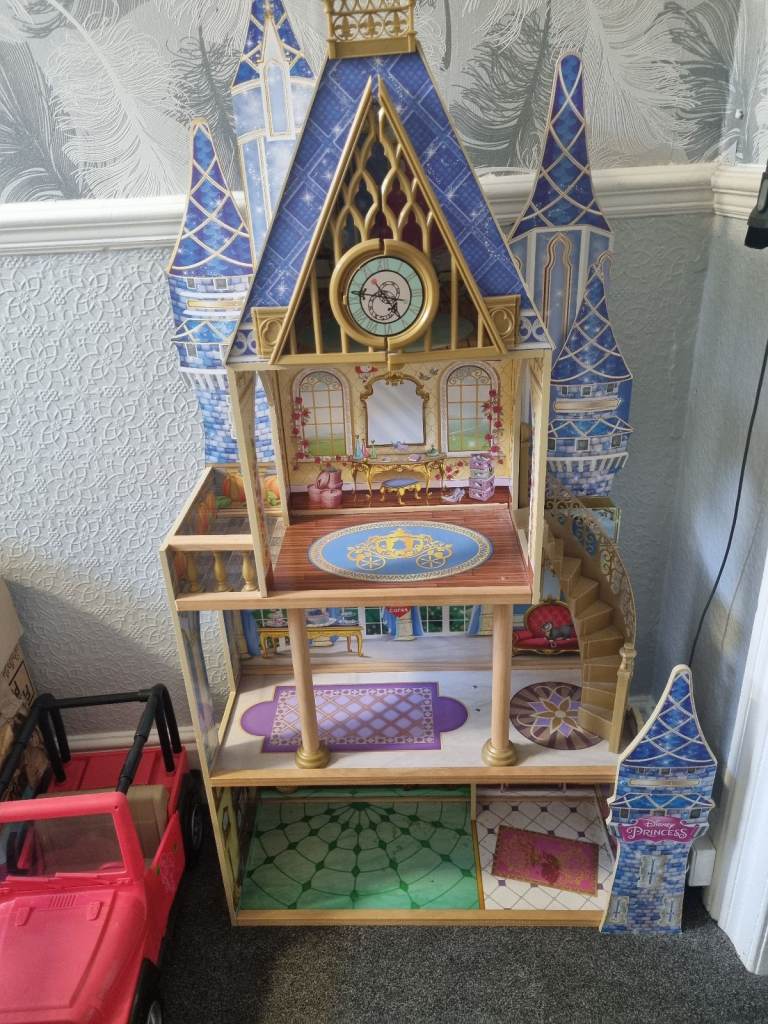 Princess dolls house 