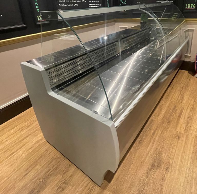 Zoin Barkly Commercial Deli Over Counter Restaurant Meat Fish Display fridge 2.5m As new condition 