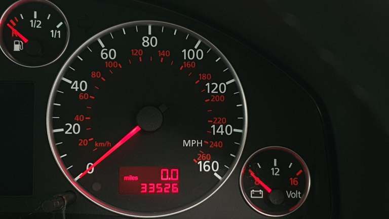 AUDI A6 2.0 SPECIAL EDITION*GENUINE 33,000 MILES*RARE*LEATHER * STUNNING CAR 