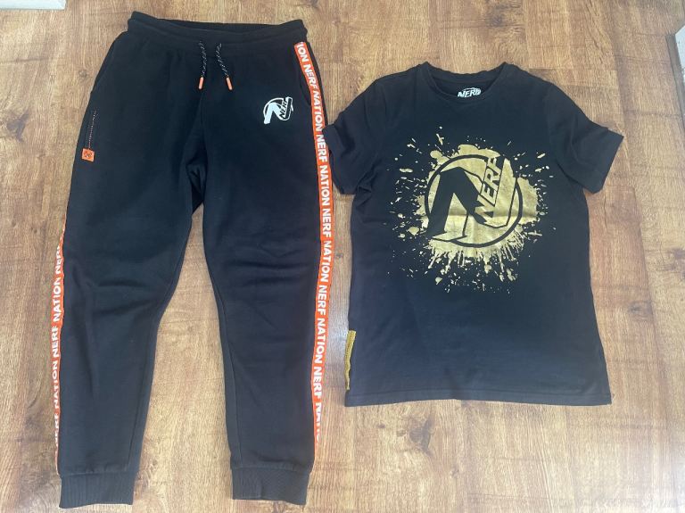 Boys 2 piece Nerf outfit age 13-14 Years