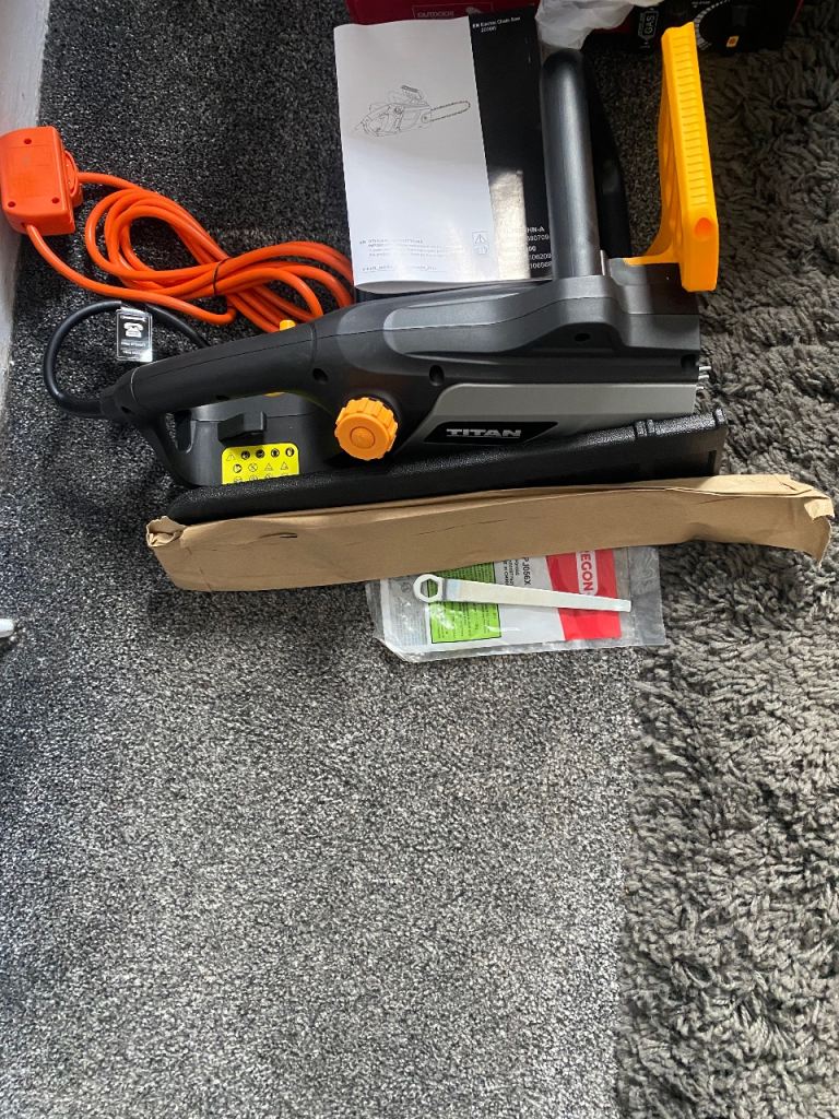TITAN Electric Chainsaw – As Good As New