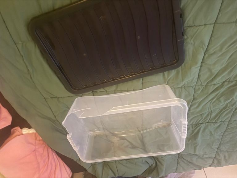 Clear Plastic Storage Box with Lid – Damaged Corner