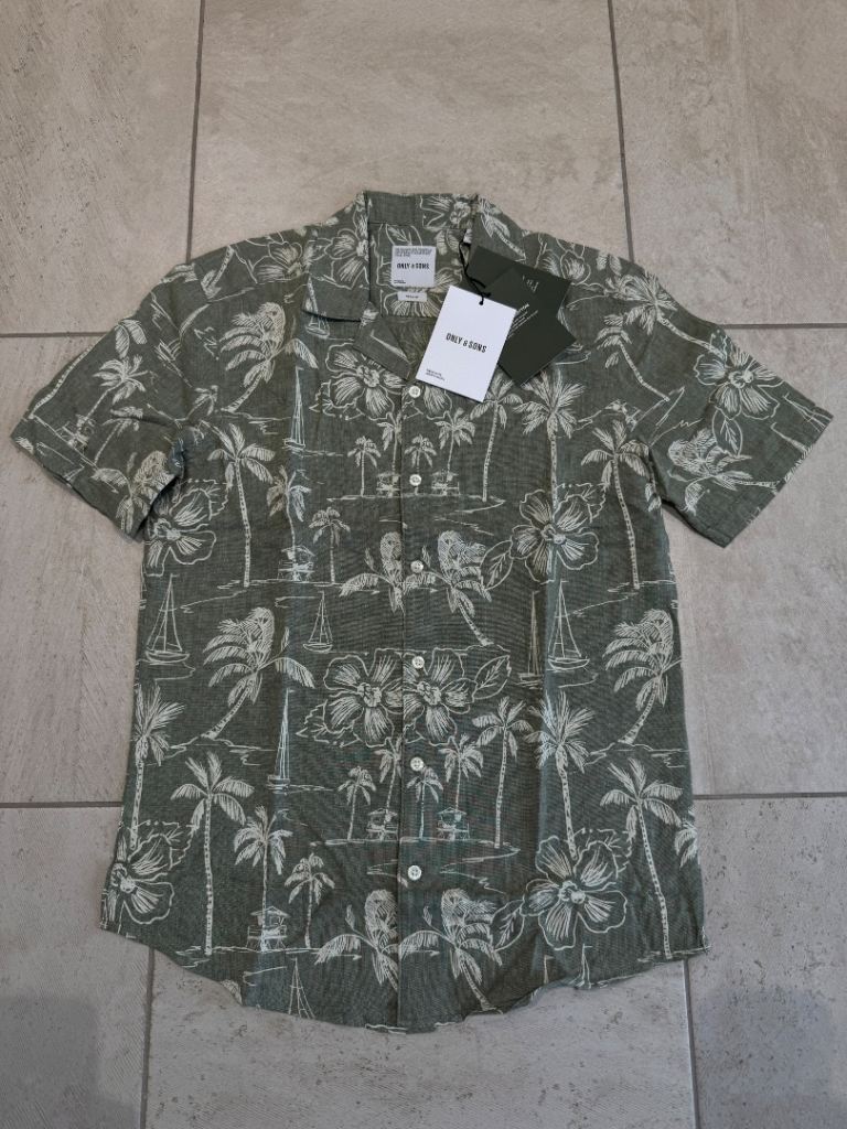 ONLY & SONS Men's Short Sleeve Shirt – New with Tags