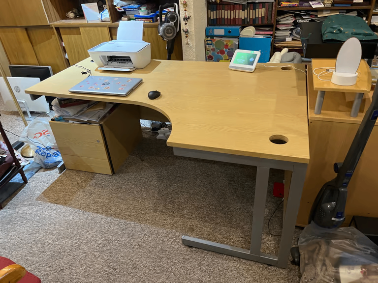 image for Large office desk Gunnislake PL18 9NA