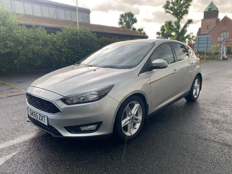 FORD FOCUS  1.0t ZETEC  ECOBOOST   2015  FSH  NEW BELTS NEW  MOT  5 DOOR 6 SPEED WARRANTY GIVEN