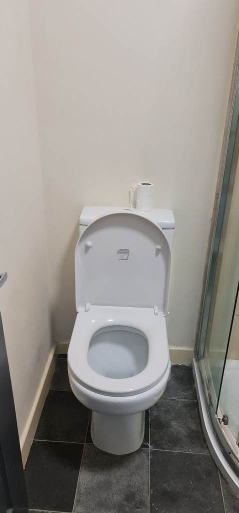 One bedroom bedsit BD13