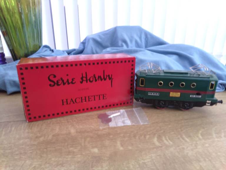 Model railway locomotive 