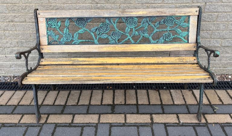 Garden Bench cast iron ends very sturdy 48” long Used 