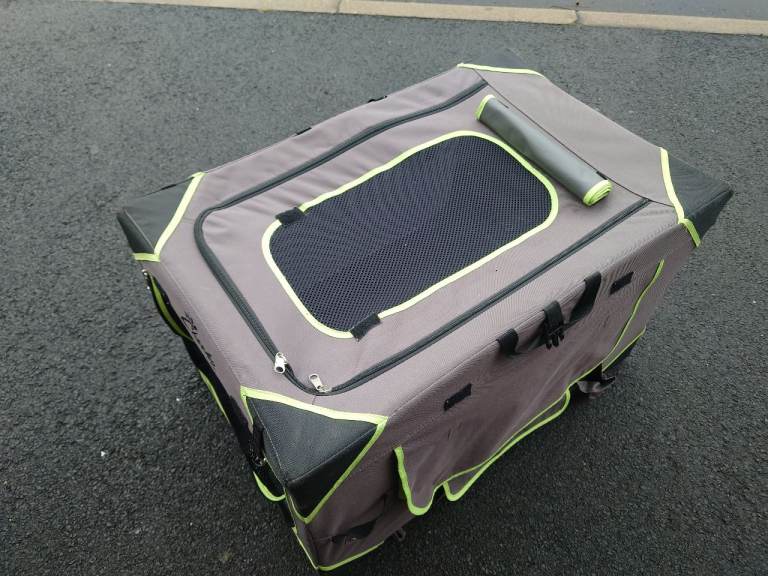 Cheeko Easy Up Fabric Kennel, Portable & Convenient Dog Crate - Size Medium ( 75 x 51 x 48cm)