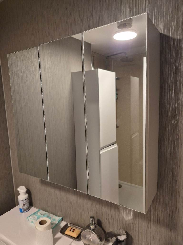 3 Door Mirrored Cabinet