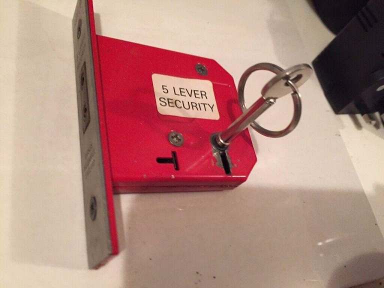 Union 5 lever security lock with key