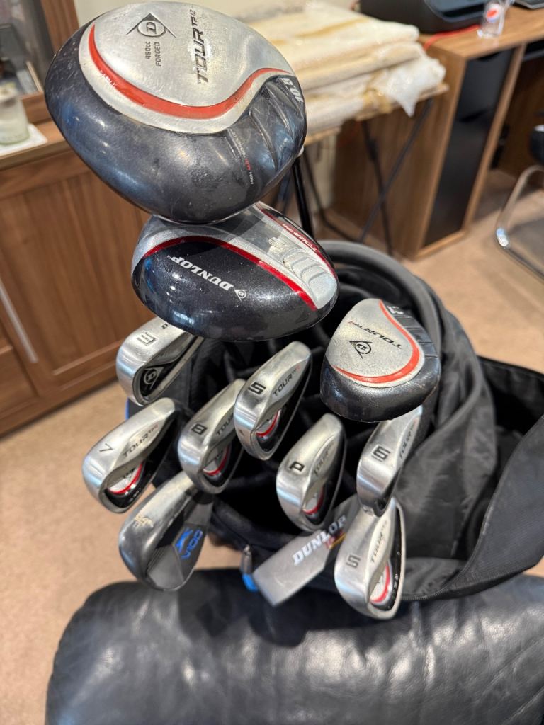 Dunlop Tour Golf Set.