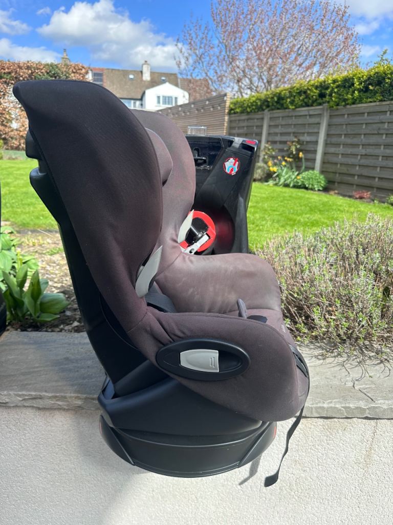Maxi Cosi Axiss Swivel car seat 