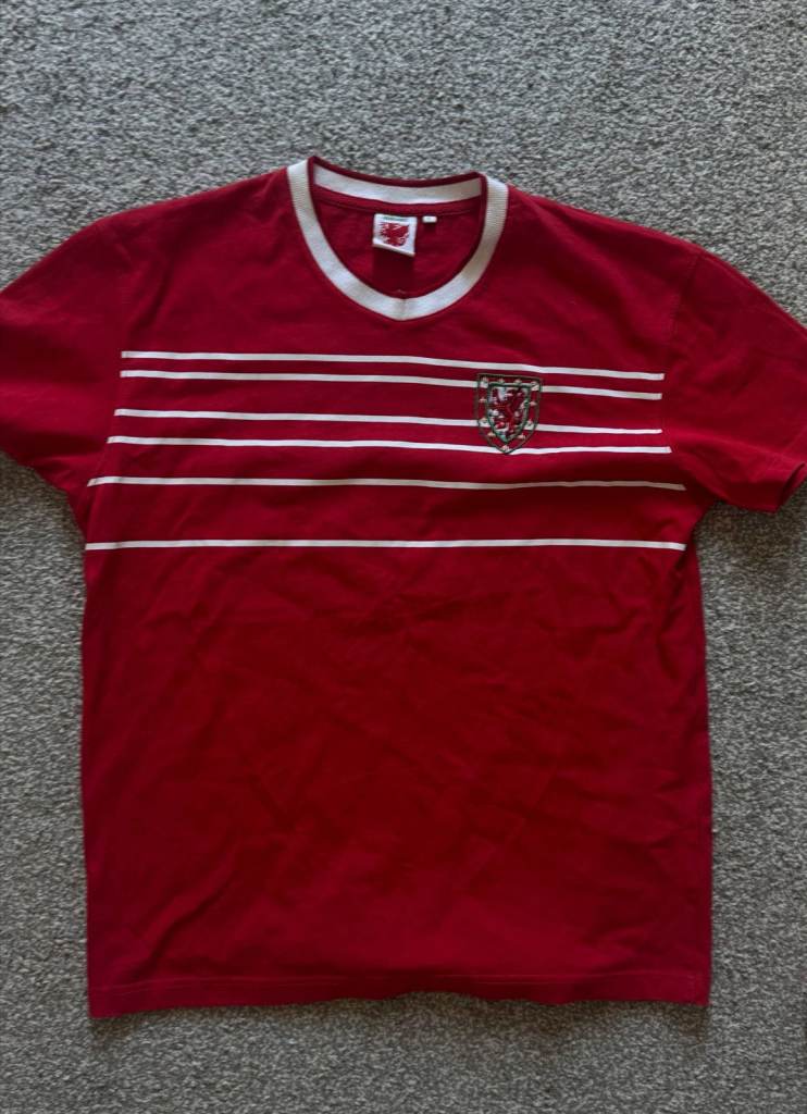 Rare Wales National Football Team Jersey Retro L size