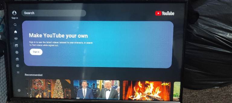 image for Samsung Smart TV 32 inch with remote only £30!