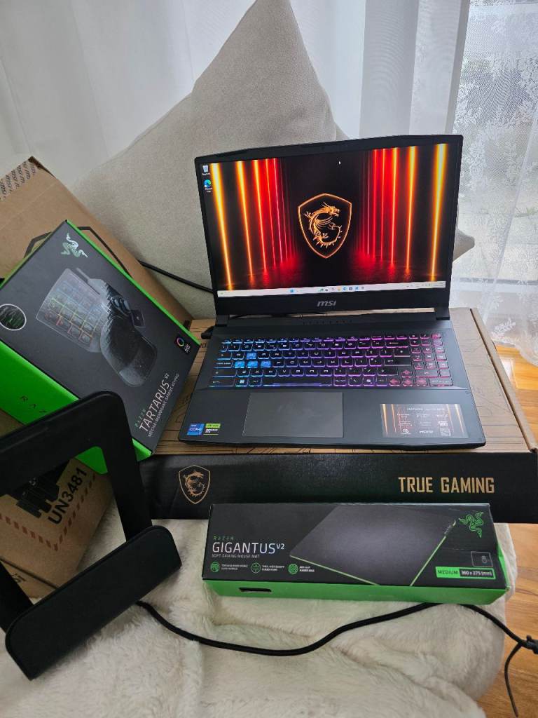 MSI Katana 15 HX B14W 15.6" Gaming Laptop - Intel® Core™ i7, RTX 5070, Bundle