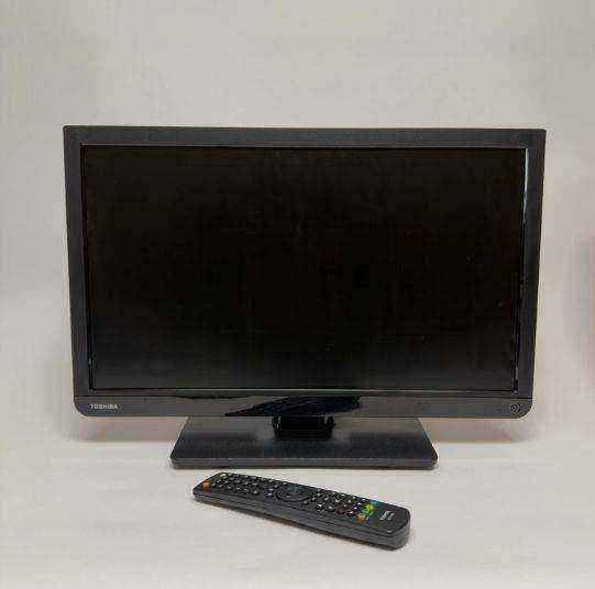 Toshiba 22” LCD TV DVD Combi And Dion Freeview Box