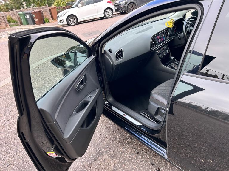 Seat, LEON, Hatchback, 2018, Semi-Auto, 1968 (cc), 5 doors