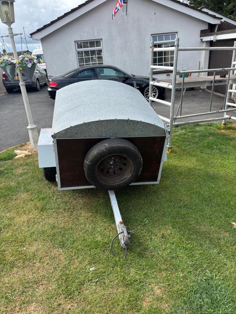 Dog trailer 