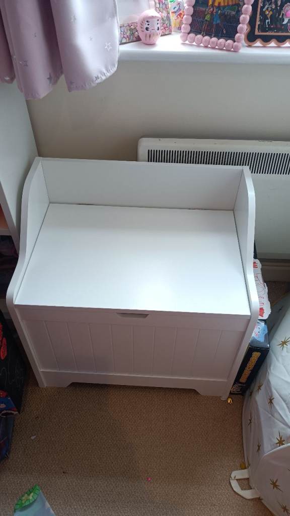 Storage chest 