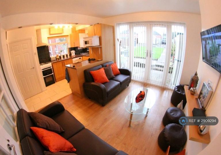 4 bedroom house in Bank Hall Road, Stoke-On-Trent, ST6 (4 bed) (#2909294)