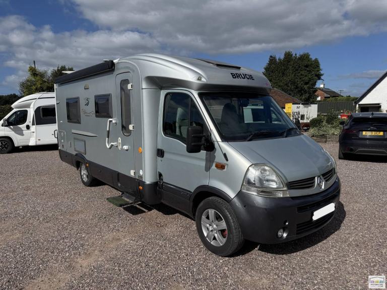 Burstner Delfin T700 2 Berth 4 Seatbelts Rear Washroom Single Beds Motorhome
