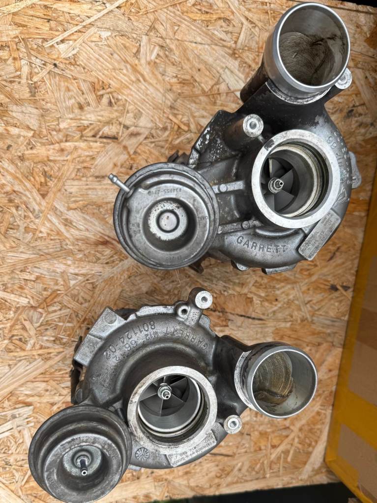 GENUINE BMW M5 M6 F10 F12 F13 Engine Turbo Chargers