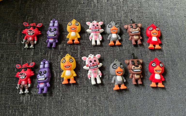 “FNAF” figures 